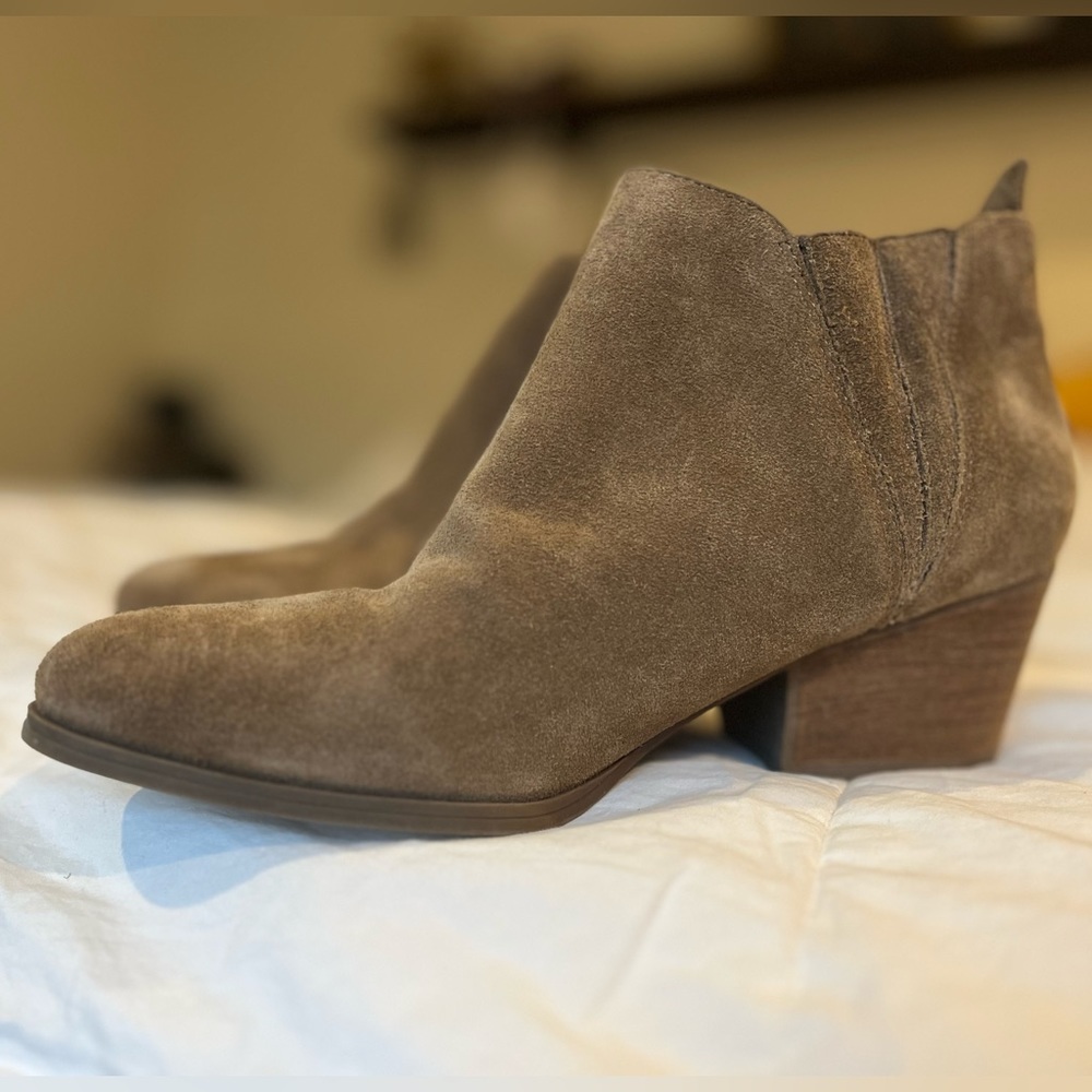 Crown vintage, suede, beige booty